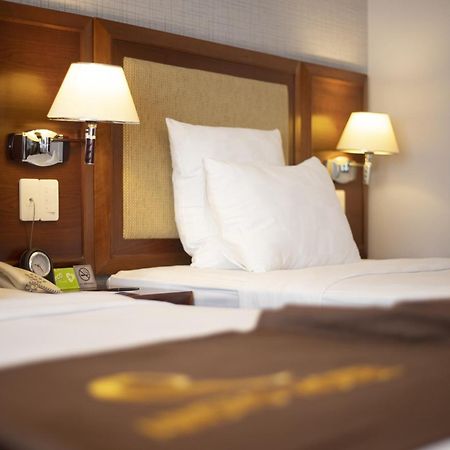 Aristo Saigon Hotel Ho Chi Minh-stad Buitenkant foto
